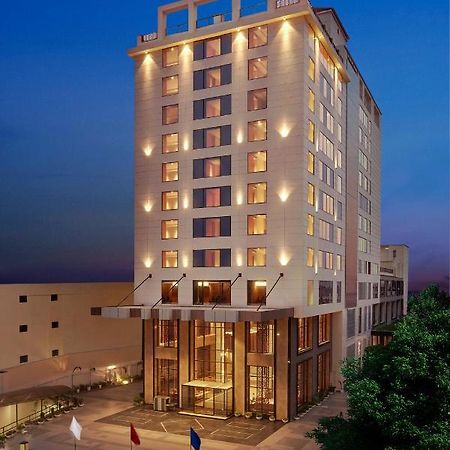 Doubletree By Hilton Βαρανάσι Εξωτερικό φωτογραφία