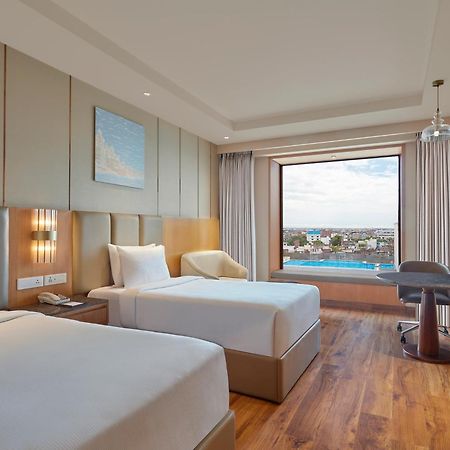 Doubletree By Hilton Βαρανάσι Εξωτερικό φωτογραφία