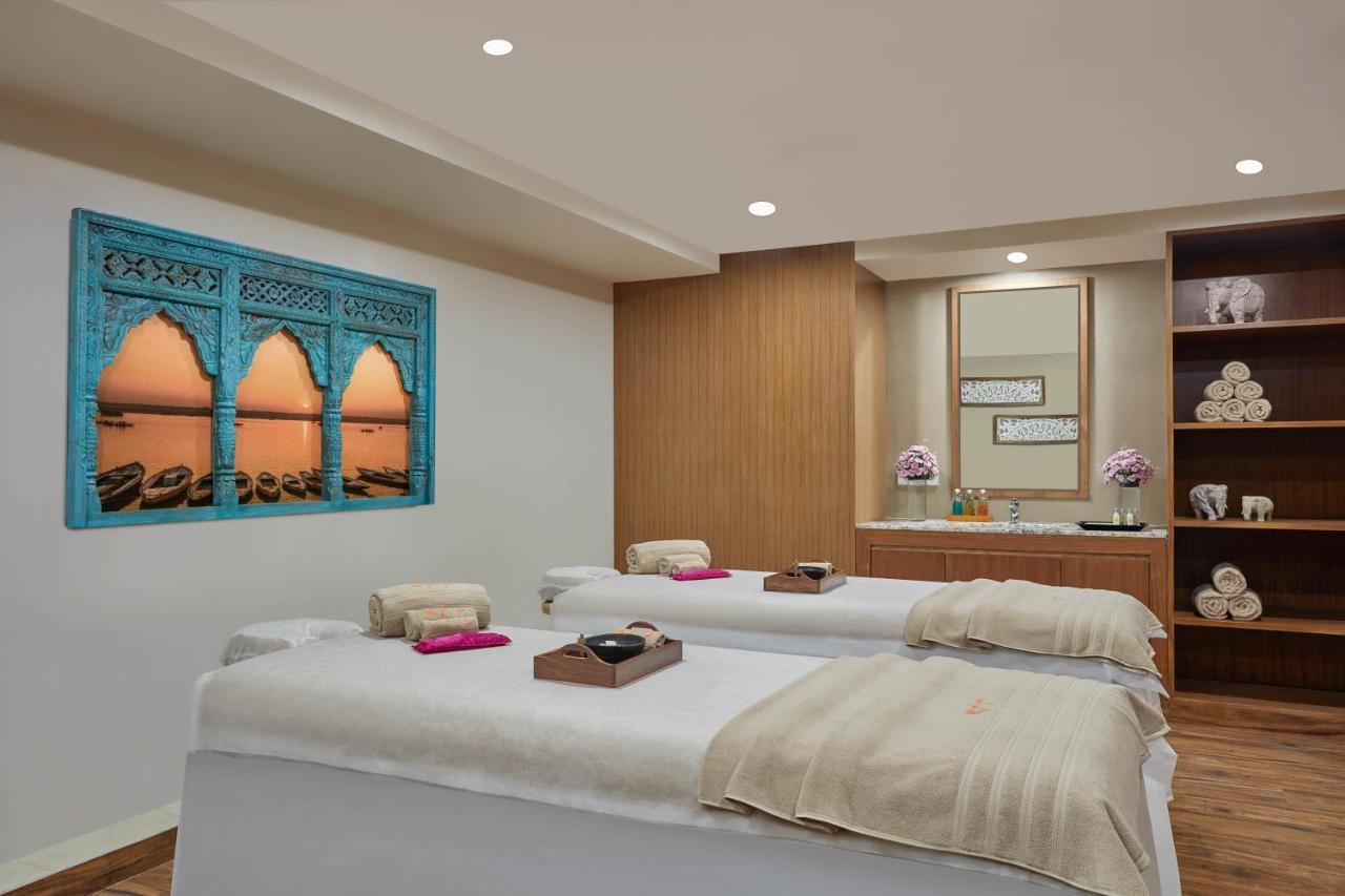 Doubletree By Hilton Βαρανάσι Εξωτερικό φωτογραφία