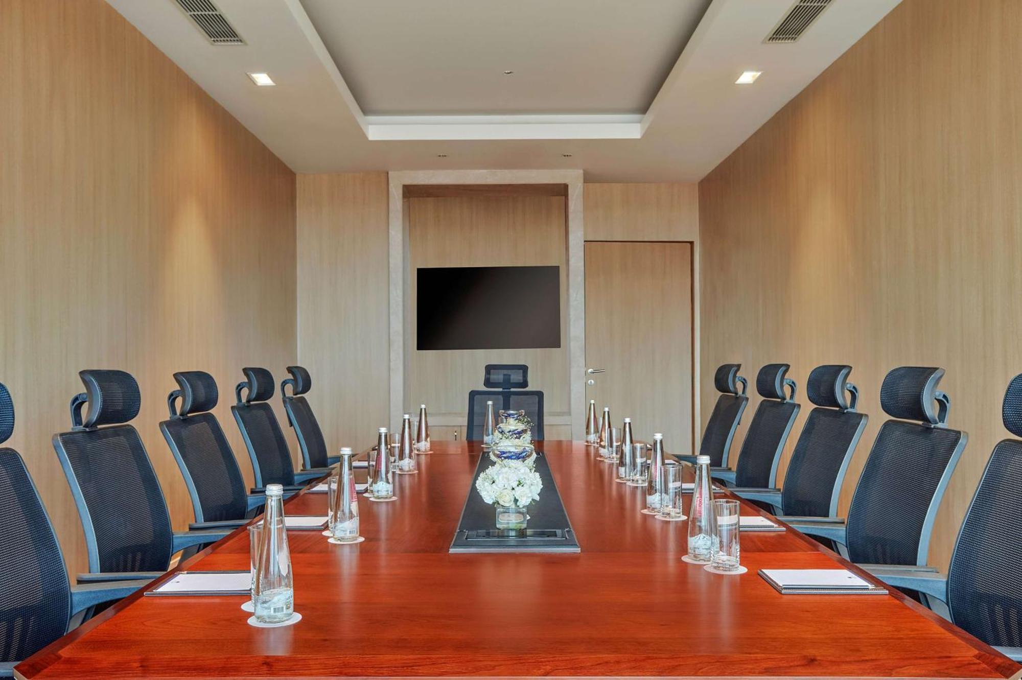 Doubletree By Hilton Βαρανάσι Εξωτερικό φωτογραφία