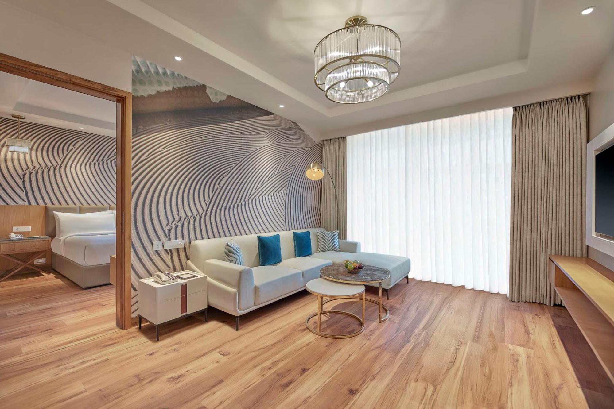 Doubletree By Hilton Βαρανάσι Εξωτερικό φωτογραφία