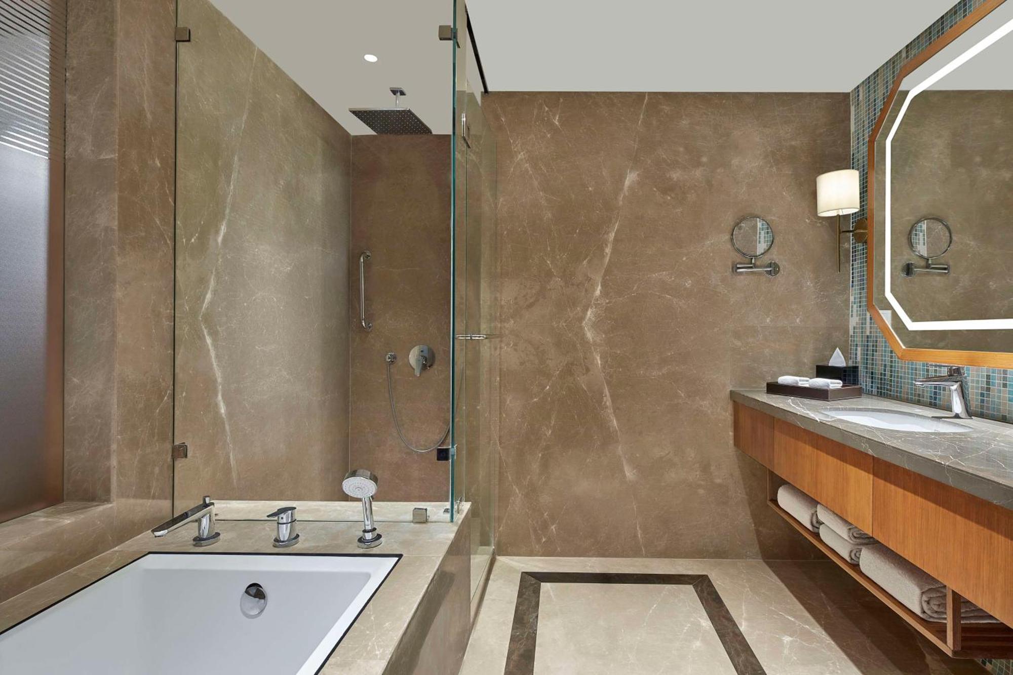 Doubletree By Hilton Βαρανάσι Εξωτερικό φωτογραφία